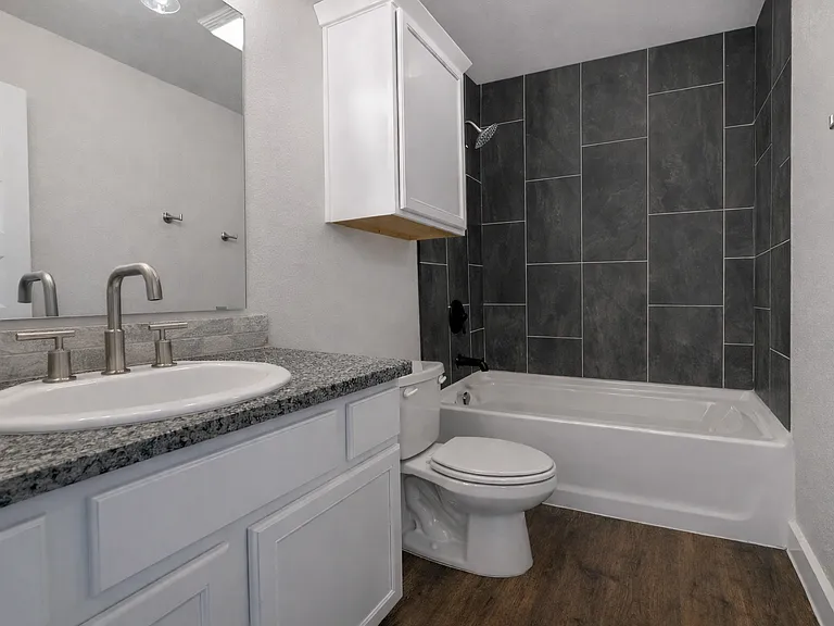 2049 Dove Ave — Photo 6