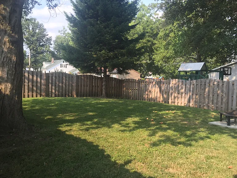 611 W Church St — Photo 12