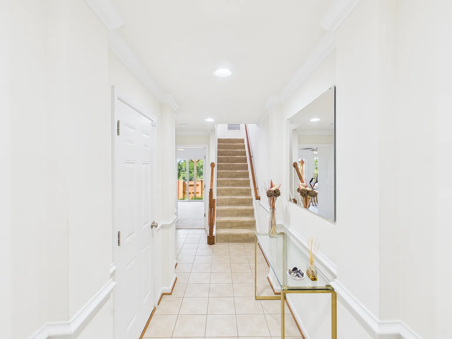 3 bed, 3.5 bath, 1340 sqft, $2,700 — Photo 2