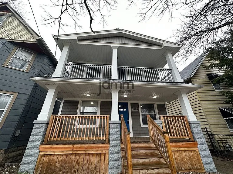 3026 Monroe Ave — Photo 2