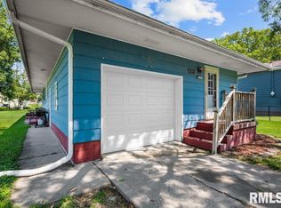 113 E 2nd St, Wilton, IA 52778