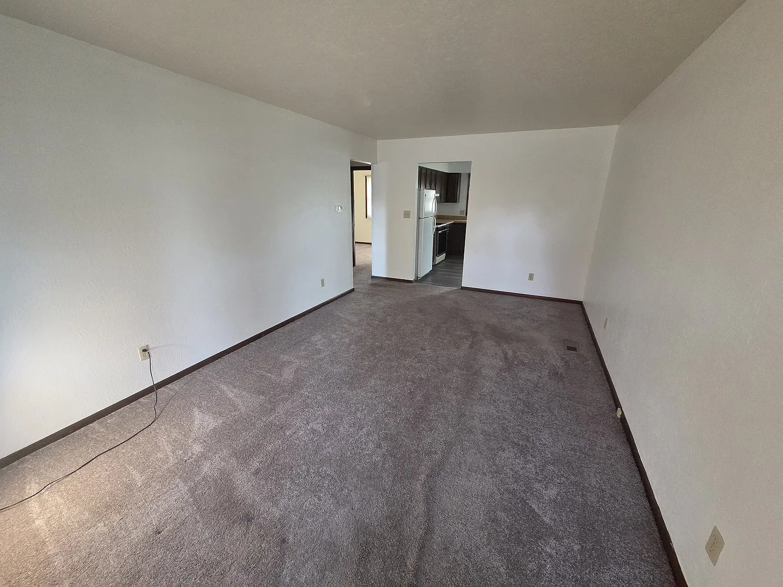 2 bed, 900 sqft, $1,250 — Photo 2