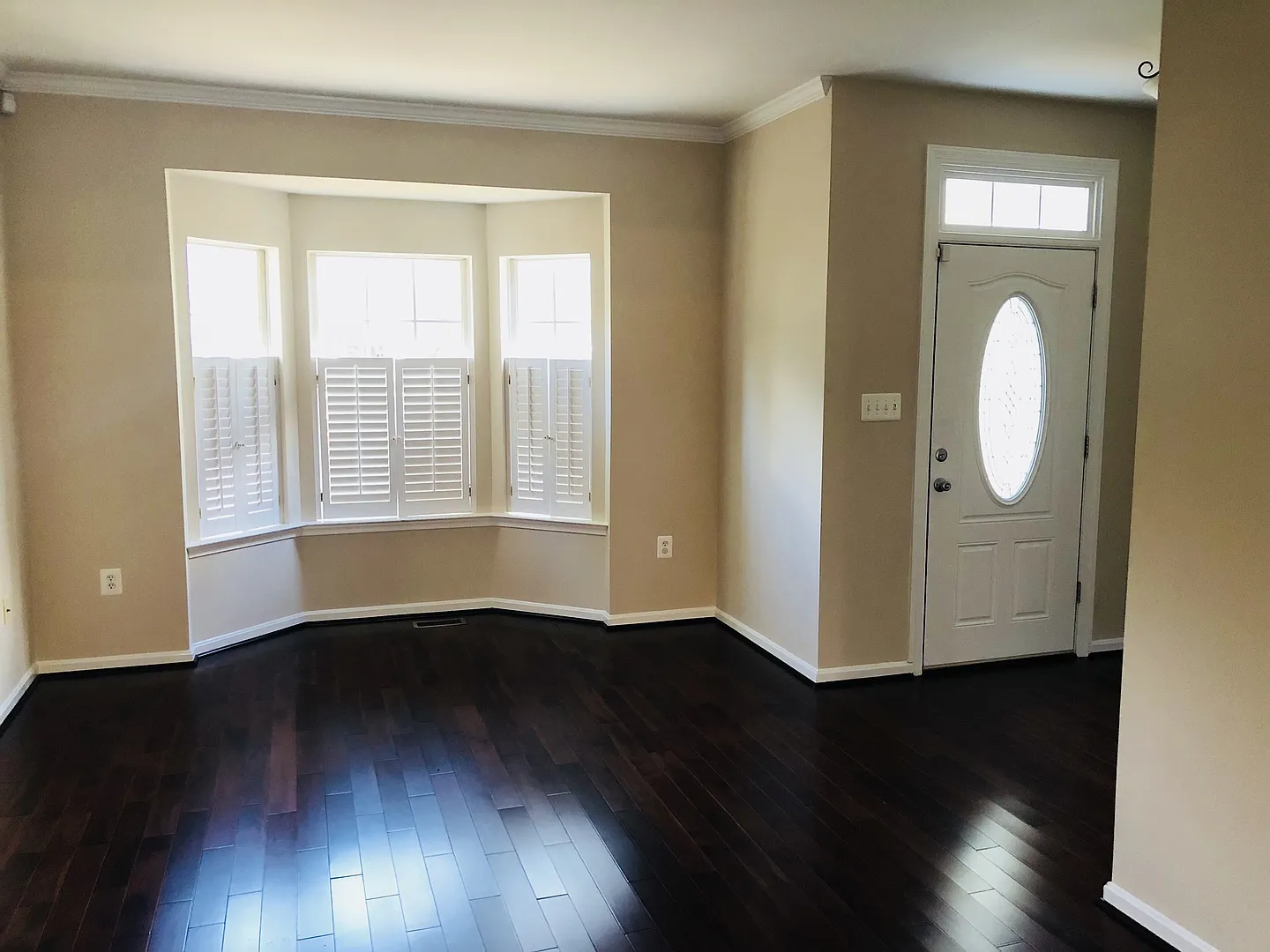 Home In Park Ridge!! — Photo 4
