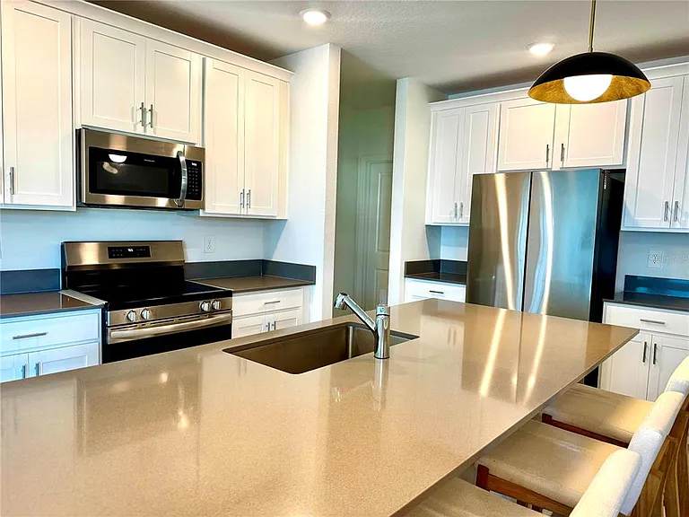 3095 Armstrong Ave — Photo 4