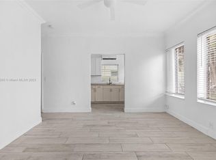 2822 Pine Tree Dr #6, Miami Beach, FL 33140