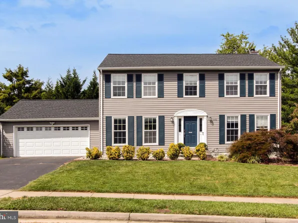1440 Kingsvale Cir, Herndon, VA 20170