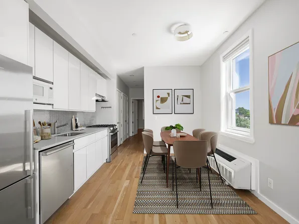 195 Hawthorne Street image 3 of 7