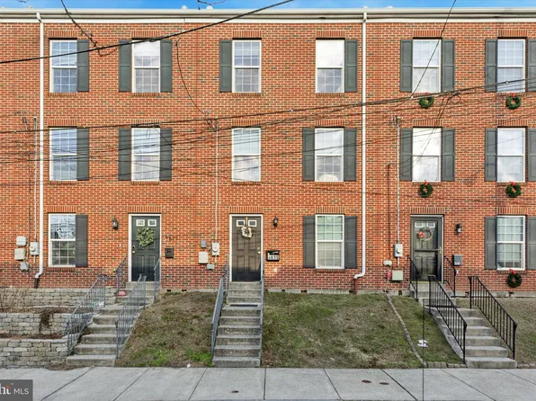 3815 Lauriston St, Philadelphia, PA 19128