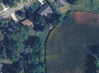 202 Proctor Ln, Saint Joseph, IL 61873