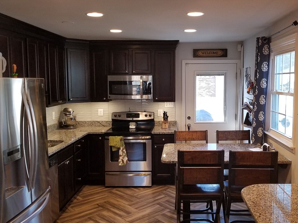 2nd image of 608 Park Rd