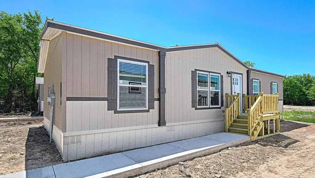 120 FM1504 — Photo 1