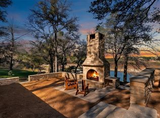 25400 Cove Dr, Spicewood, TX 78669