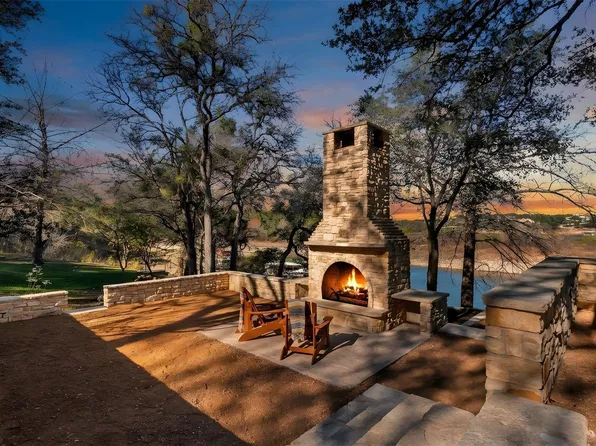 25400 Cove Dr, Spicewood, TX 78669