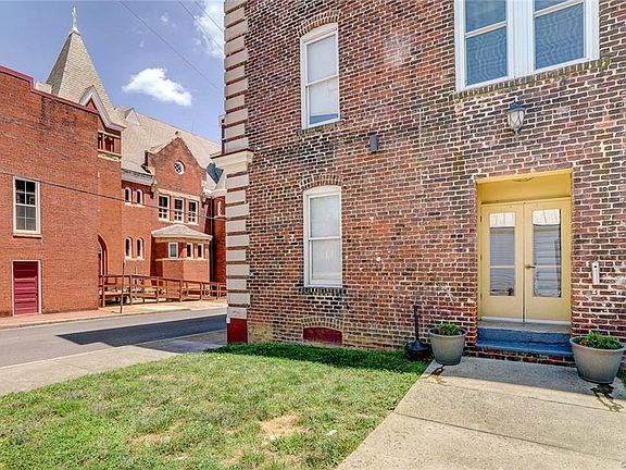 5th image of 1301 Porter St APT 203