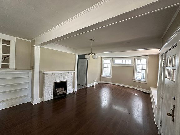 2nd image of 1884 Vinton Ave