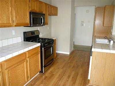 3rd image of 8483 Dartford Dr