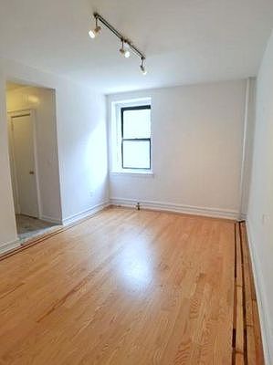 5th image of 464 Clinton Ave #1C1