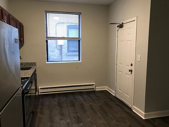 4th image of 3535 W Dickens Ave #3A