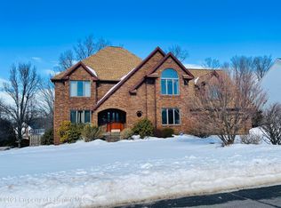 601 Hampton Rd #L-55, Clarks Summit, PA 18411