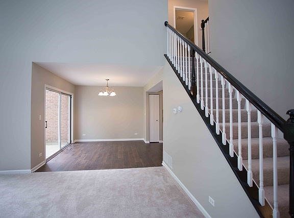 4th image of 30W027 Mayfair Ct