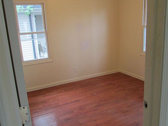 REAR BEDROOM