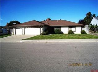 1147 Village Dr, Santa Maria, CA 93455