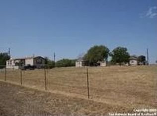 151 Oak Park Rd, Adkins, TX 78101