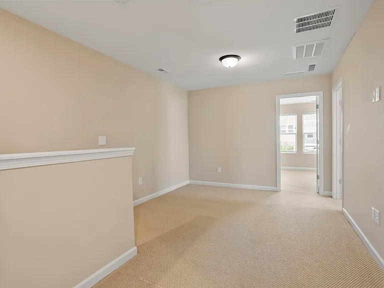 210 Adobe Pl — Photo 23