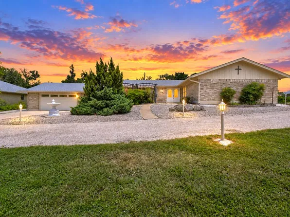 307 Westway Dr, Kerrville, TX 78028