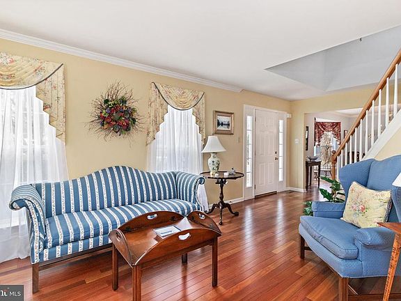 5th image of 405 Millwood Ln