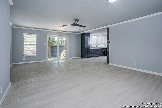 1403 N Ctr — Photo 6
