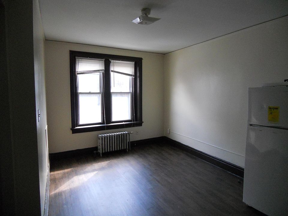 1st image of 520 Virginia St APT 3