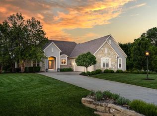 N33W29640 Woodridge Cir, Pewaukee, WI 53072