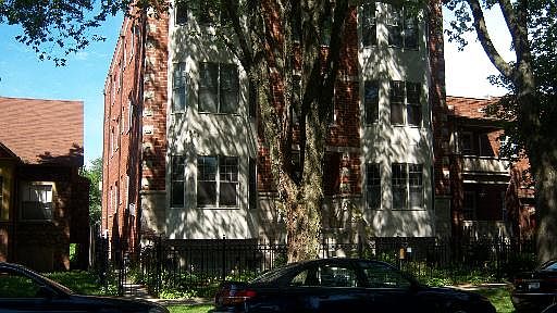 1st image of 7230 N Oakley Ave APT G