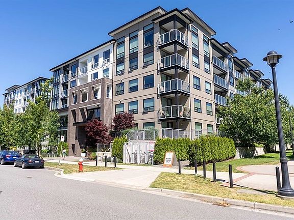 3rd image of 9233 Odlin Rd #315