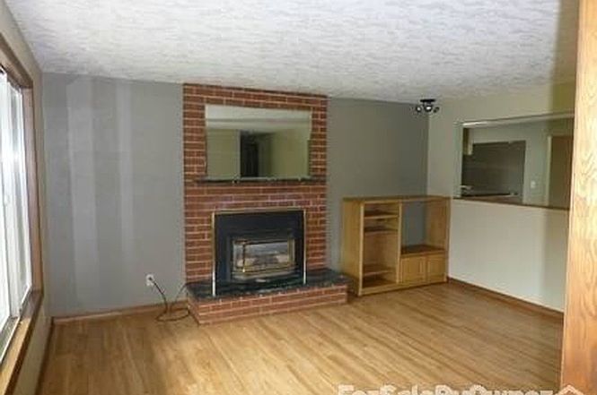 2nd image of 120 Woodview Ln