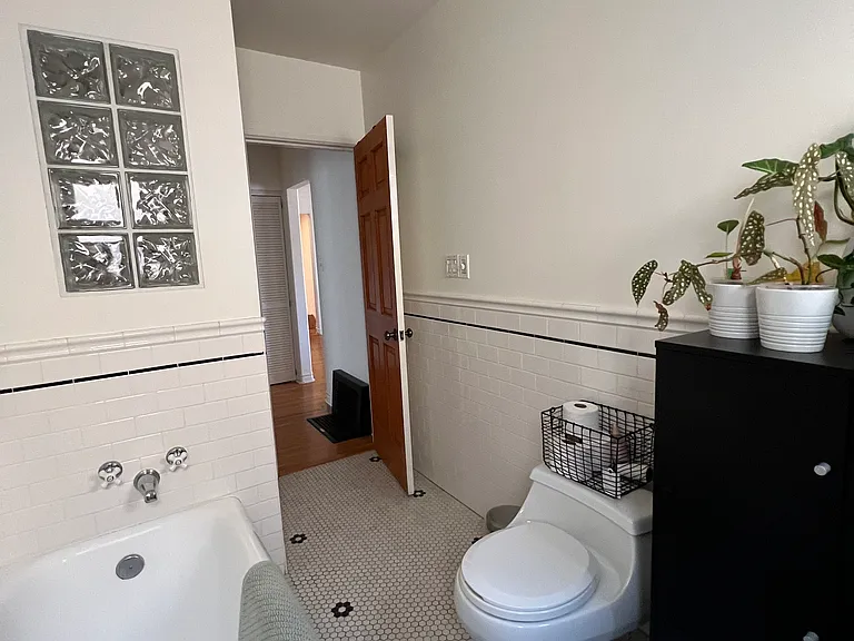 6087 Cashio St #1 — Photo 17