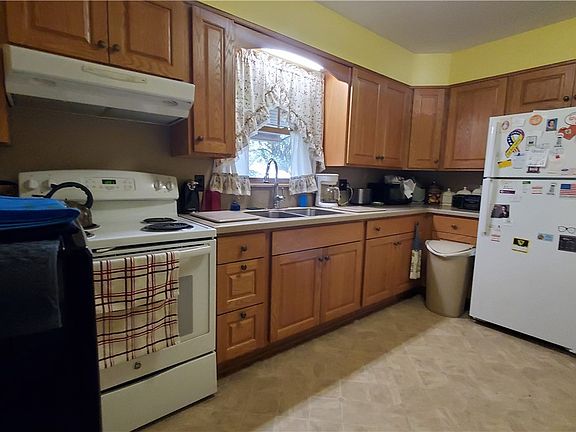 4th image of 2032 S Manor Dr