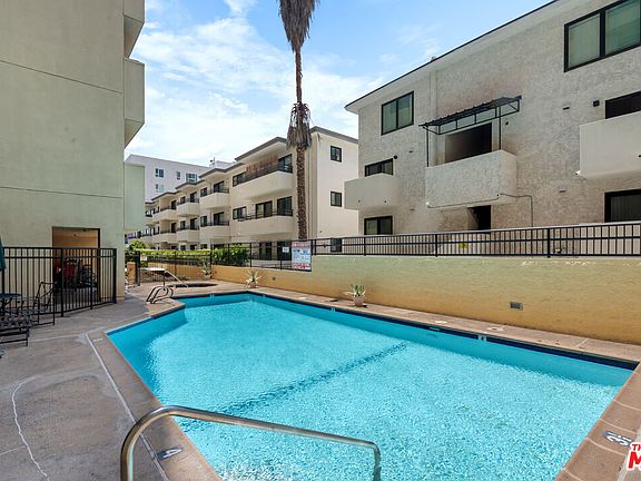 3rd image of 727 S Ardmore Ave APT 304