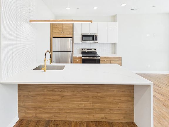 3rd image of 2207 W 18th St #2F