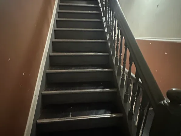 90 Lake Street image 9 of 9