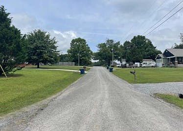 5th image of 612 Halston Rd