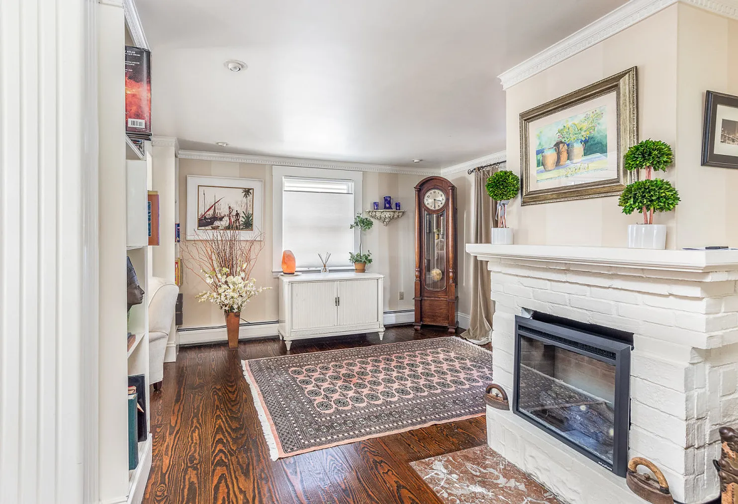 2 bed, 2.0 bath, 1496 sqft, $7,816 — Photo 3