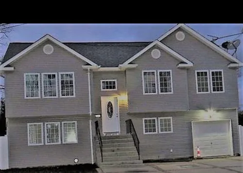 255 Smith St #1 Photo 1