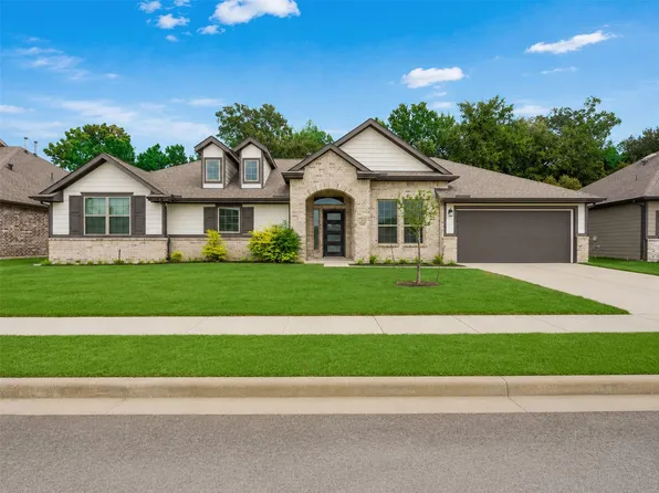 8510 Amber Bend Dr, Baytown, TX 77521