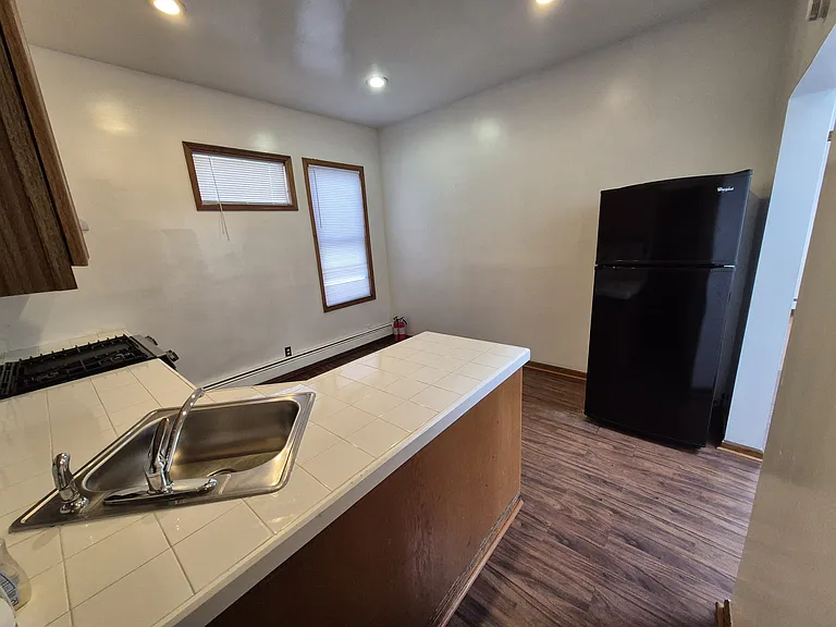 814 Pavonia Ave #2 — Photo 5