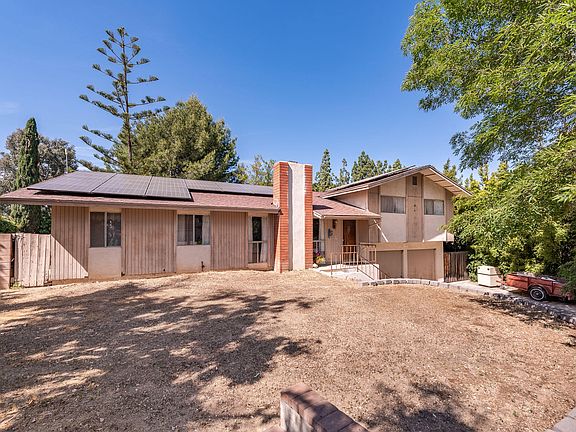 2nd image of 3365 Camino Calandria