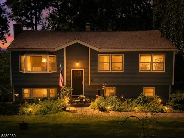 11 Hillsdale Dr, Vernon Twp., NJ 07461