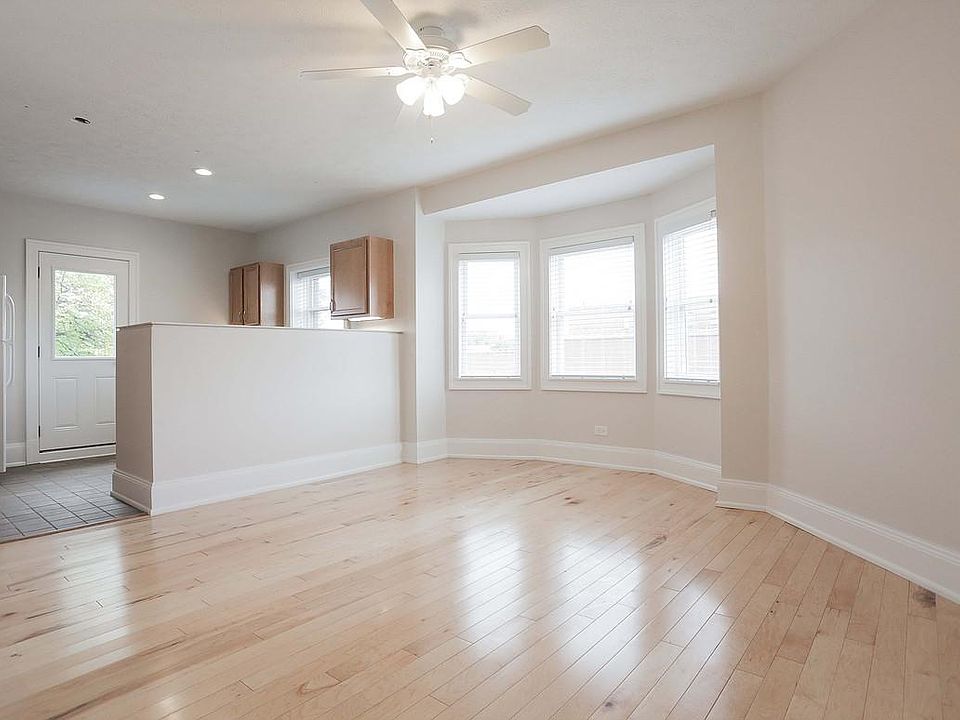 1st image of 15100 Detroit Ave #2