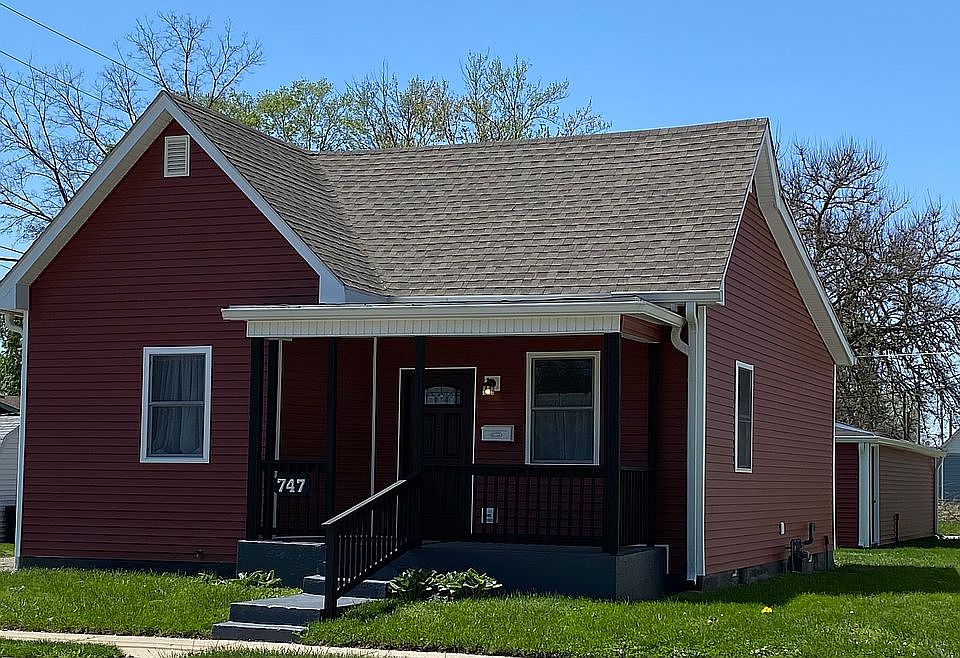 1st image of 747 S Noble St